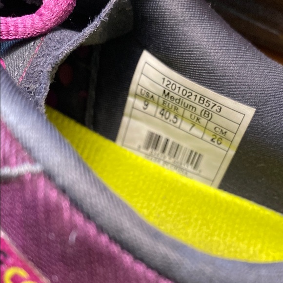 Brooks Purple Athletic Shoes - Picture 3 of 6